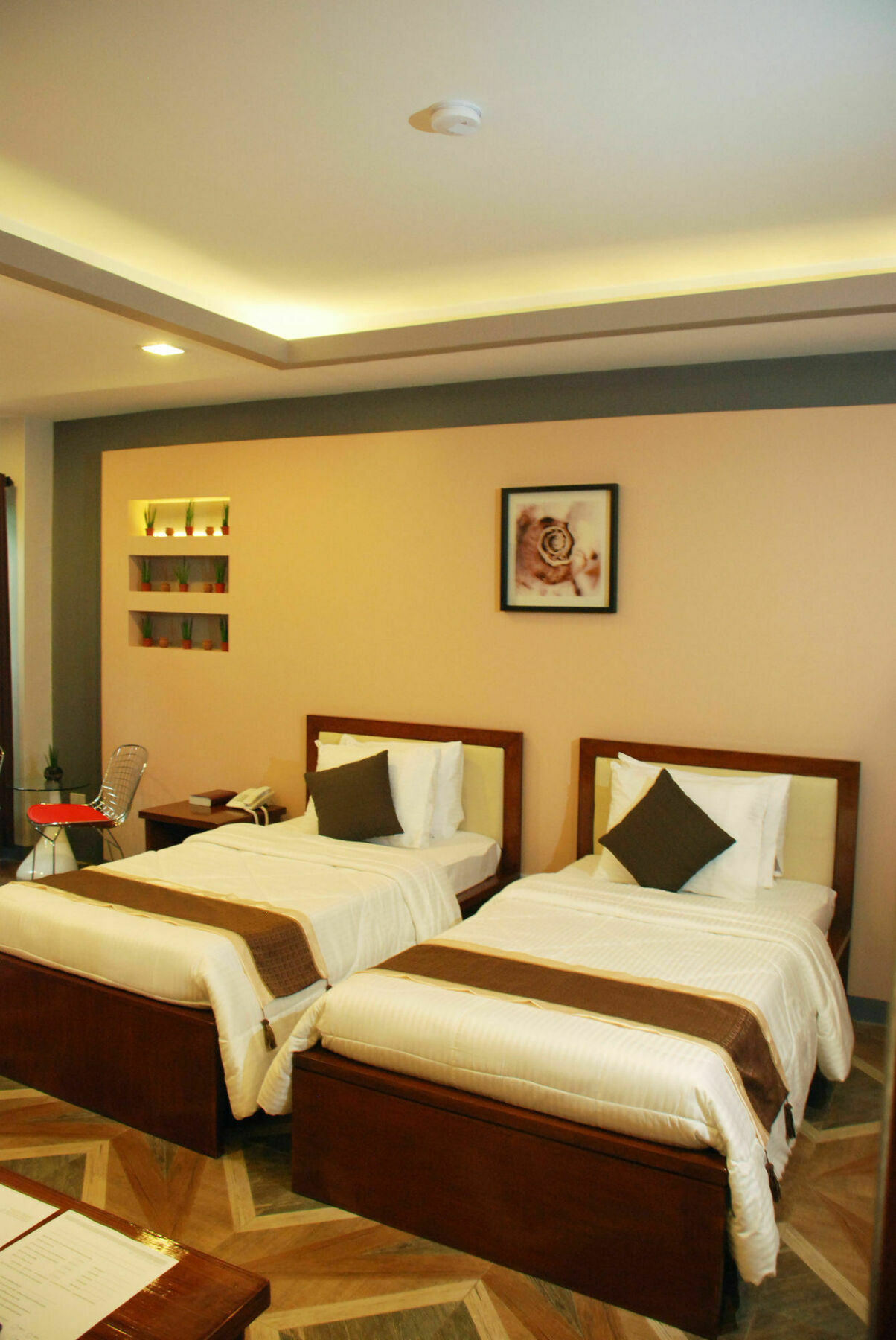 Nao Hotel Тагайтай Экстерьер фото