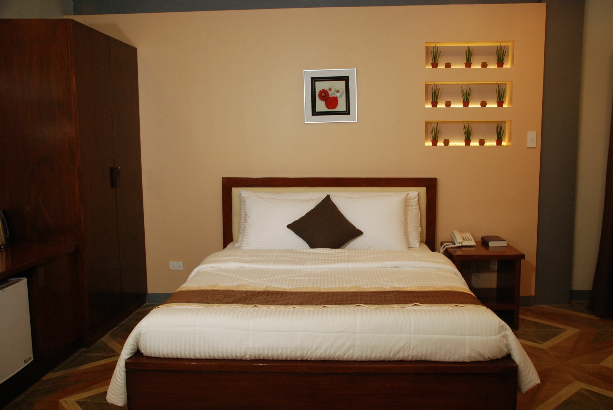 Nao Hotel Тагайтай Экстерьер фото