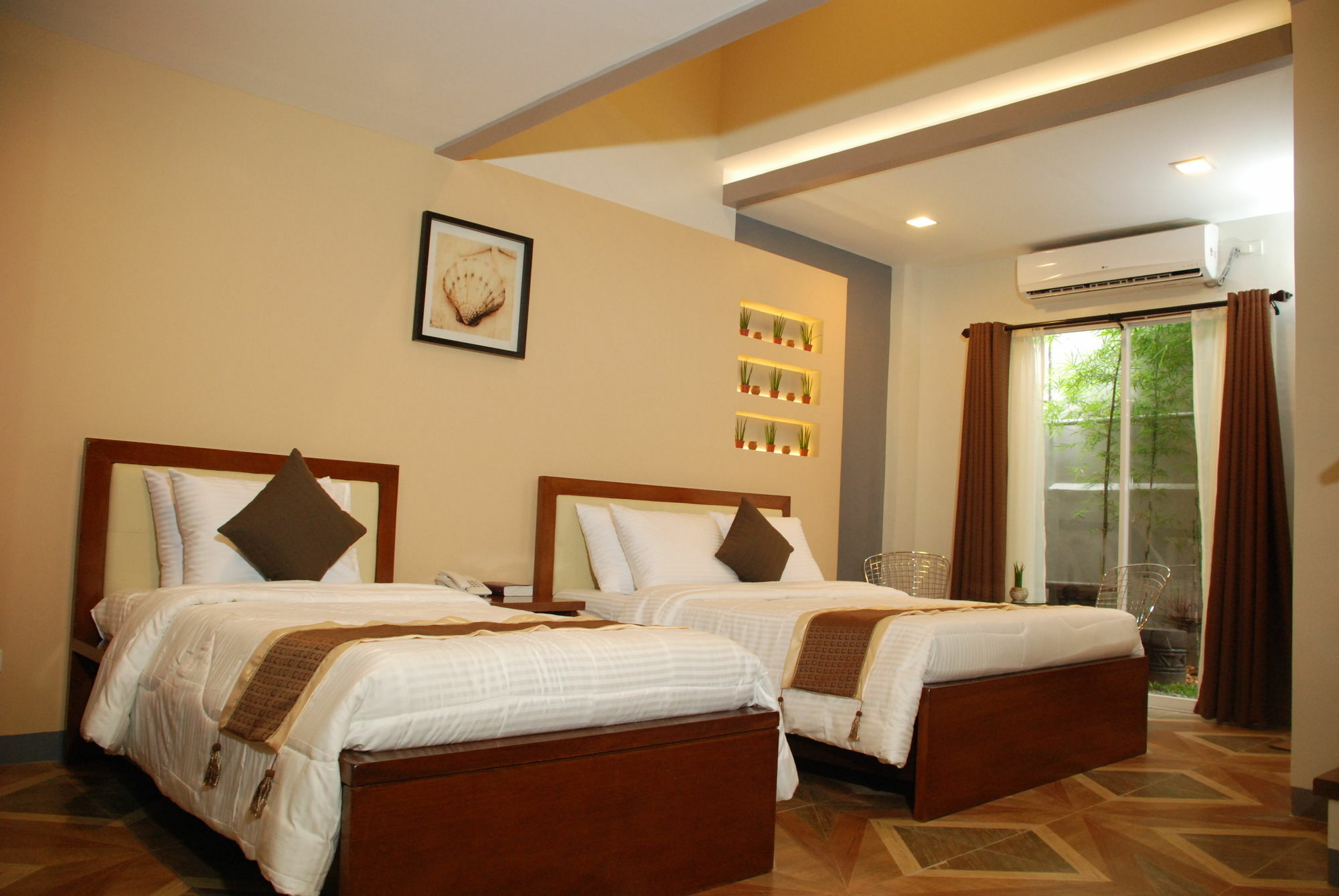 Nao Hotel Тагайтай Экстерьер фото